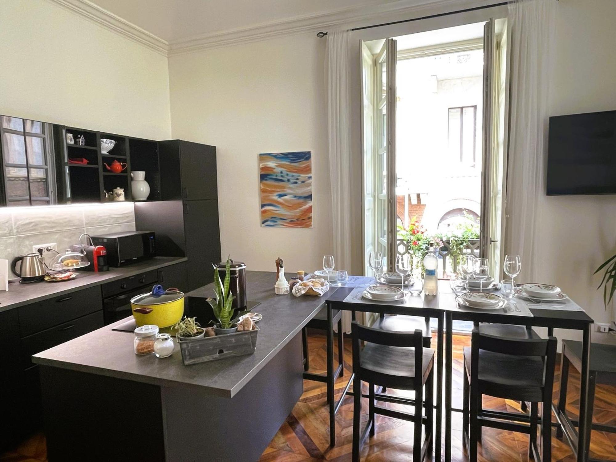 Emozione Torino - Affascinante, Silenzioso, In Palazzo D'Epoca Pressi Piazza Solferino Apartment ภายนอก รูปภาพ